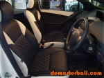 TOYOTA  YARIS S WHITE 2011 07